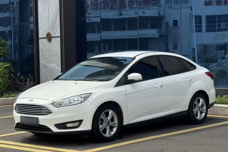 Used Ford Focus 2015 Sedan 1.6L Automatic Comfort Model Guazi used car, China used car export, Used car for sale, Used cars, Cheapest cars for sale