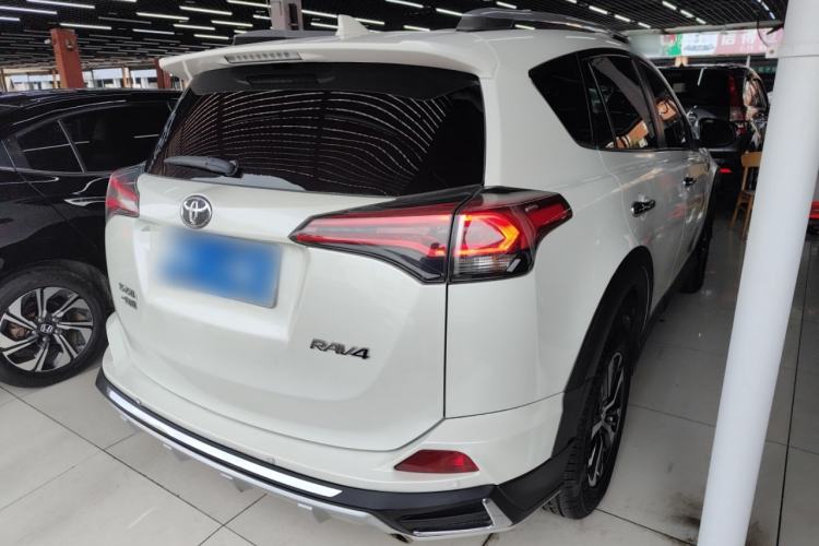 Used Toyota RAV4 2018 2.0L CVT Two-Wheel Drive Fashion X Edition
