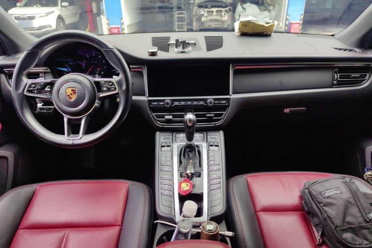 Used Porsche Macan 2018 Macan 2.0T Center Console