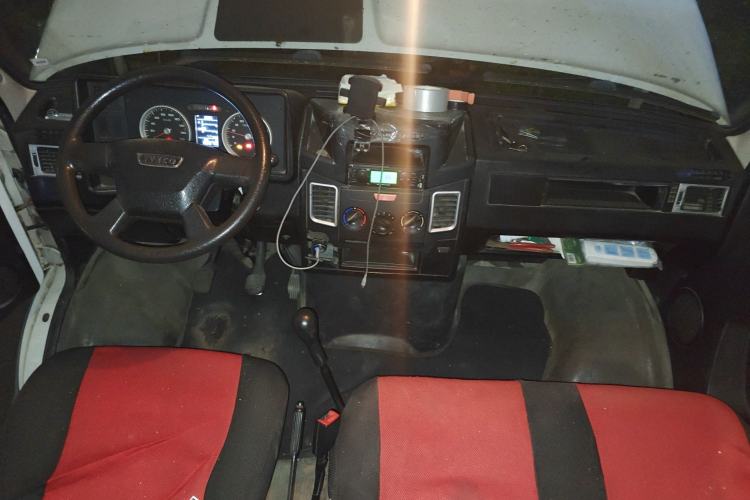 Used Iveco Power Daily 2017 2.5T Classic A32 Mid-Roof 6-7 Seater Bus 47Z5
