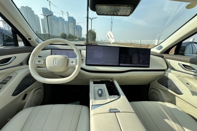 Used Wey Lanshan 2025 Four-Wheel Drive Max
