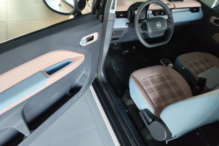 Used Chery QQ Ice Cream 2024 Edition Youth Version 120km Milkshake