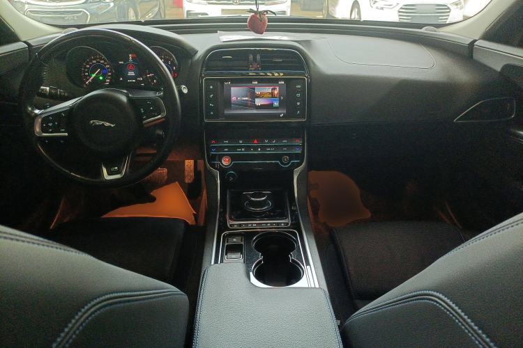 Used Jaguar XE 2017 2.0T 200 PS R-Sport
