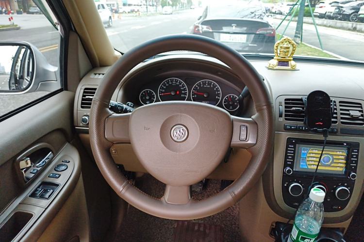 Used Buick GL8 2011 2.4L CT Comfort Edition Steering Wheel