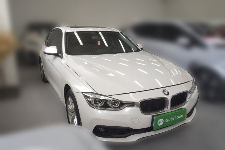 Used BMW 3 Series 2018 318i Front Right 45 Deg