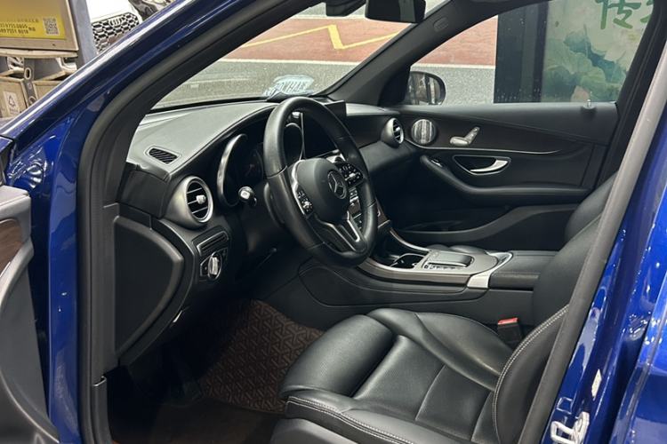 Used Mercedes-Benz GLC 2020 GLC 260 L 4MATIC Dynamic Model Interior 2