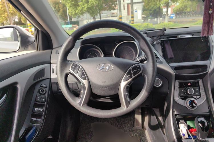 Used Hyundai Elantra (5th Generation / Langdong) 2015 1.6L Automatic Leading Model Steering Wheel