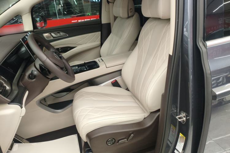 Used Denza D9 2025 DM-i Intelligent Drive 1020 Four-Wheel Drive Flagship Model