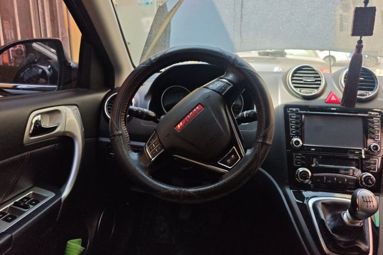 Used Haval H6 2013 Upgraded Model 1.5T Manual Two-Wheel Drive Elite Version
