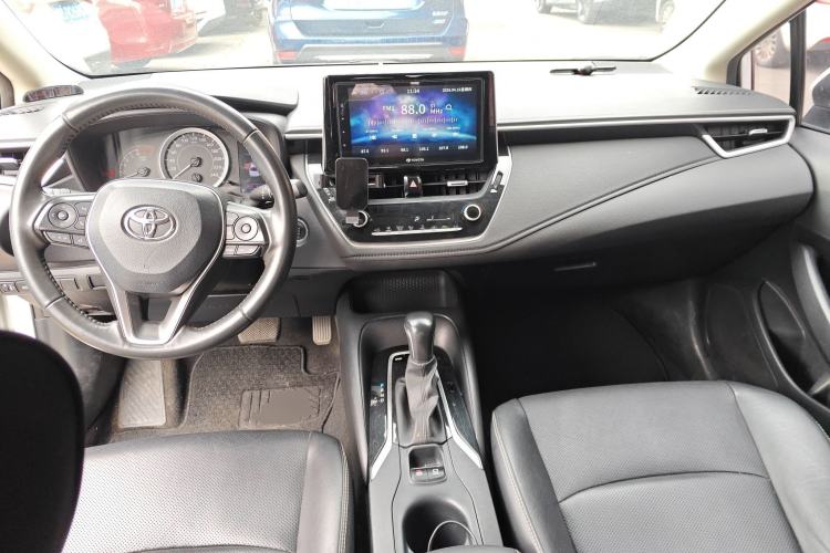 Used Toyota Corolla 2019 1.2T S-CVT GL-i Luxury Edition Center Console