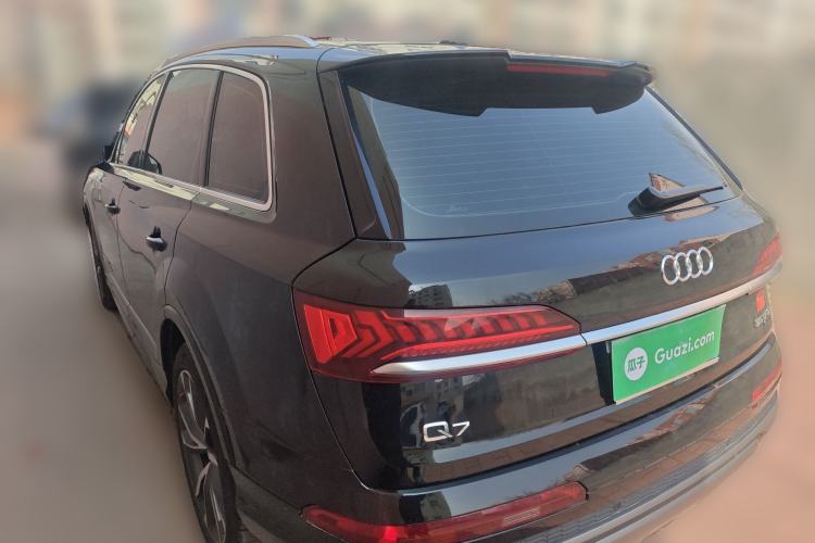 Used Audi Q7 2022 55 TFSI quattro S line Sport model
