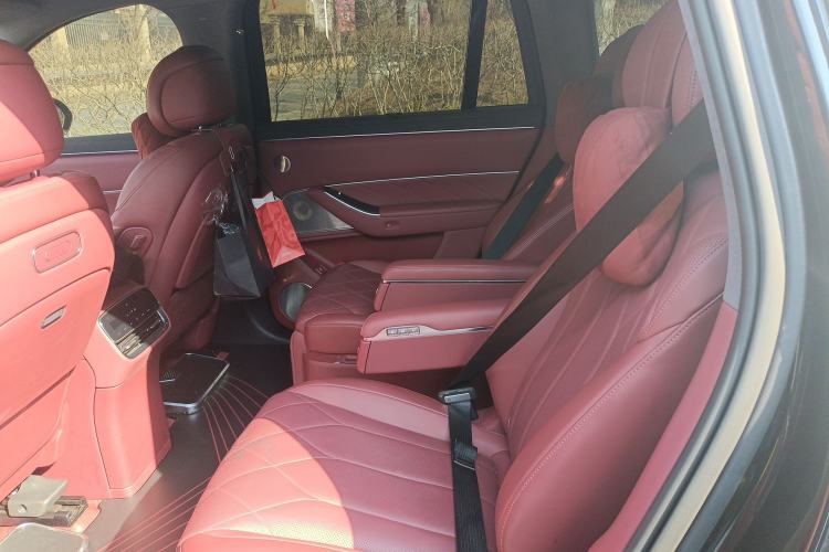 Used Hima AITO M8 2025 Extended-Range Max+ Version 53.4 kWh 6-Seater Edition Left Rear Seat