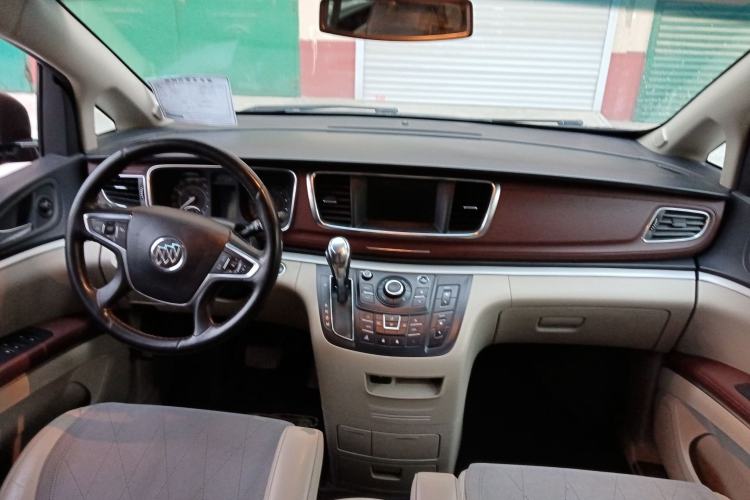 Used Buick GL8 2018 28T Luxury Model China VI Standard Center Console
