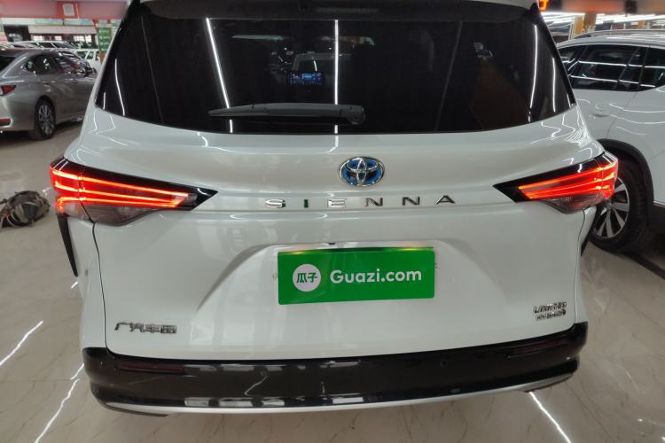 Used Toyota Sienna 2021 2.5L Hybrid Premium Edition
