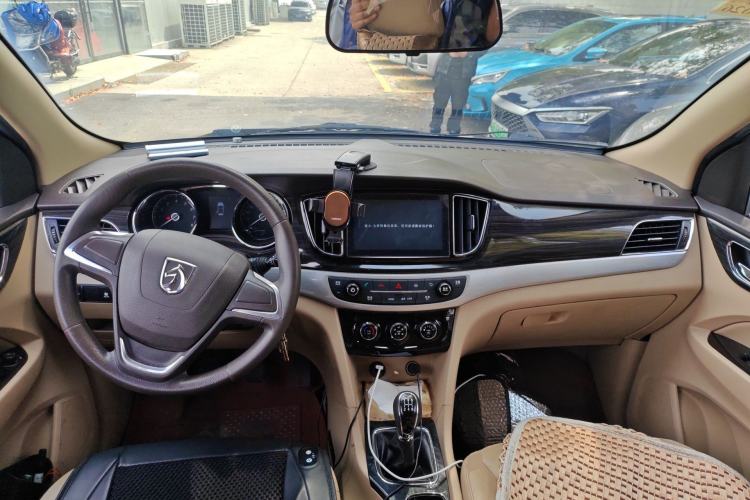 Used Baojun 730 2016 1.5L Manual Comfort Version 7 Seats China V Emission Standard