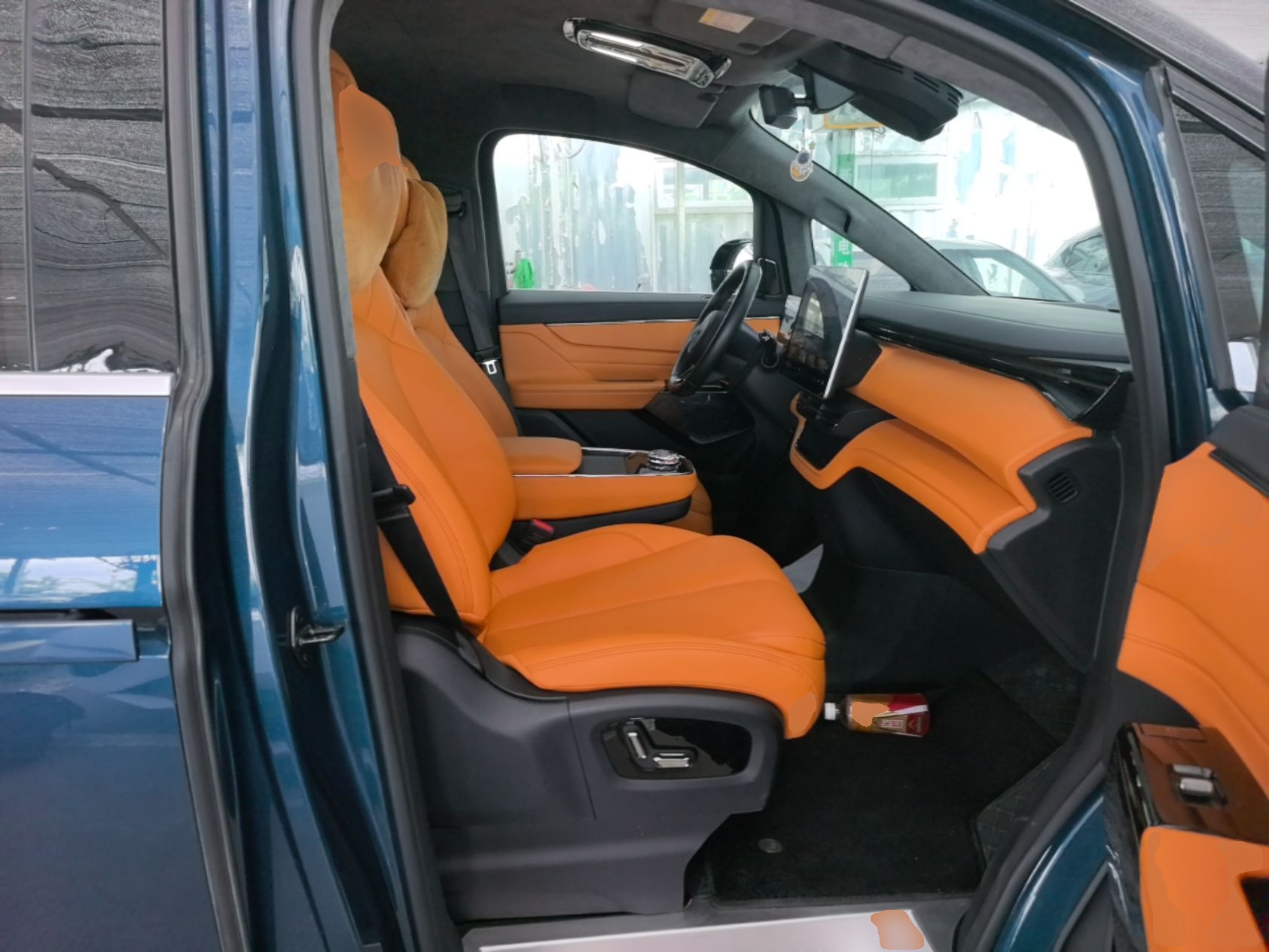 Geely Galaxy LEVC L380 2024 140-Degree 6-Seater All-Wheel-Drive Ultra — снимка 19