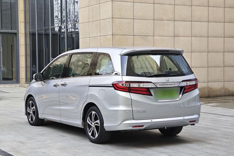 Used Honda Odyssey 2015 Revised 2.4L Luxury Edition