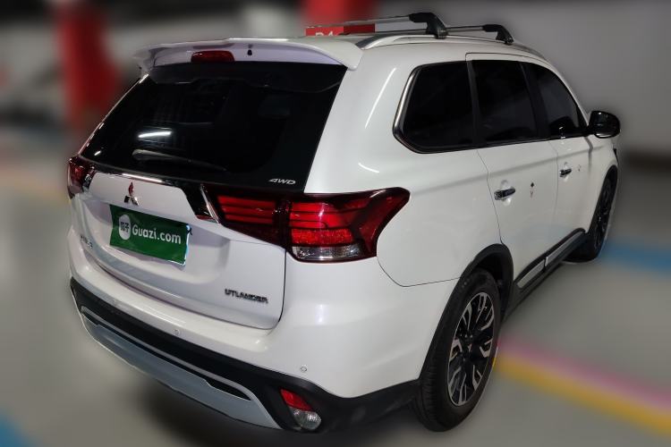 Used Mitsubishi Outlander 2020 2.4L 4x4 Zhi Xiang Edition 7-Seater
