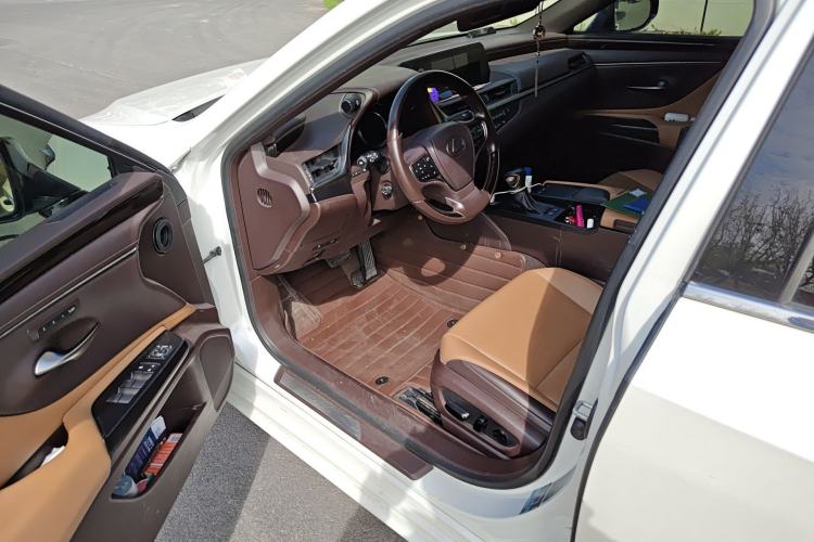 Used Lexus ES 2018 200 Luxury Edition China V Standard Driver Seat