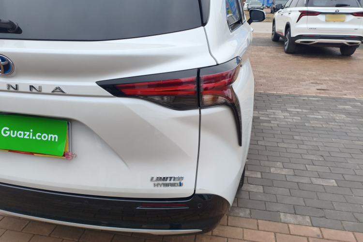 Used Toyota Sienna 2021 2.5L Hybrid Premium Edition