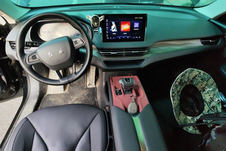 Used Hongqi E-QM5 2023 Revised Version Basic Travel Edition Center Console