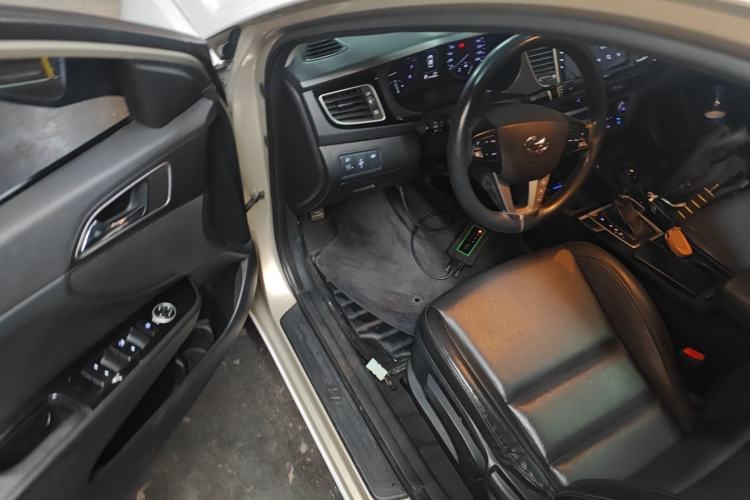 Used Hyundai Mistra 2014 1.8L Automatic Smart GLS
