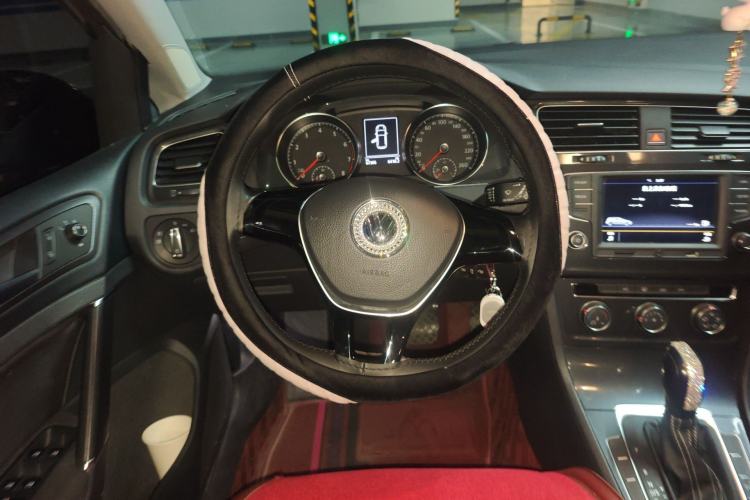 Used Volkswagen Golf 2016 1.6L Automatic Comfort Model Steering Wheel