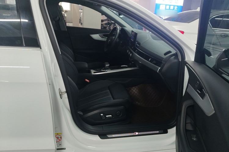 Used Audi A4L 2024 40 TFSI Fashion Dynamic Model Right Front Seat