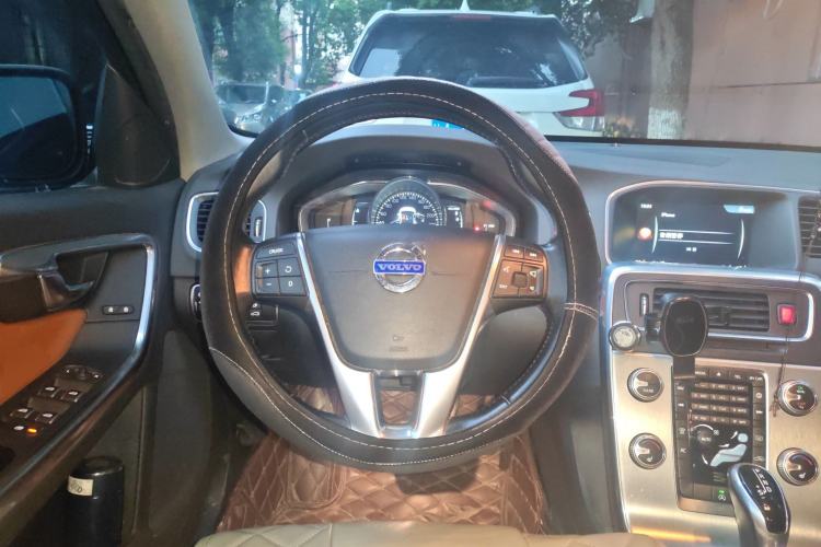 Used Volvo S60 2017 S60L T4 Smart Range Edition
