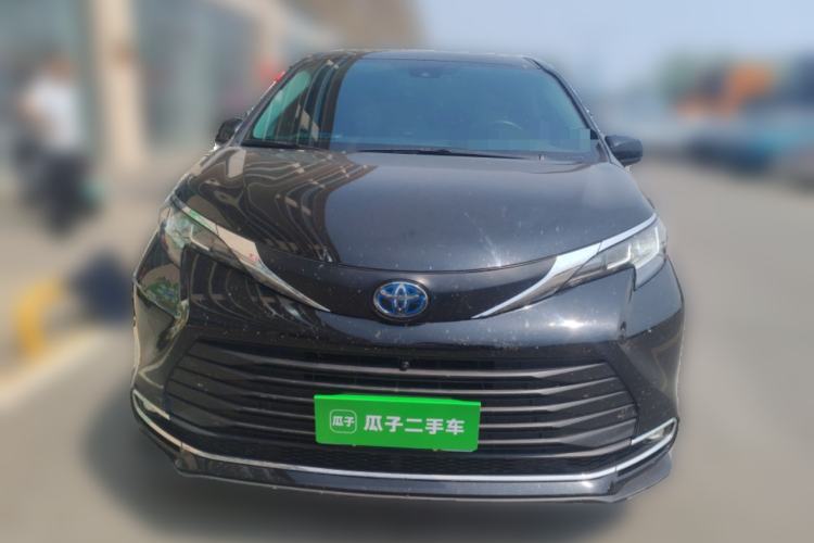 Used Toyota SIENNA 2021 2.5L Four-Wheel Drive XLE 7-Seater Canadian Version Front