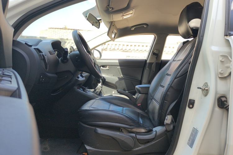 Used Kia Sportage R 2015 2.0L Manual Two-Wheel Drive GL Model
