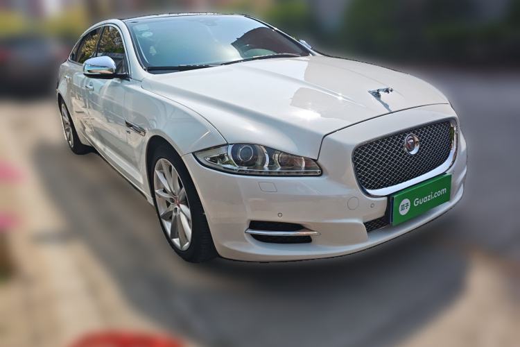 Used Jaguar XJ 2015 XJL 3.0 SC Four-Wheel Drive Panoramic Business Edition Front Right 45 Deg