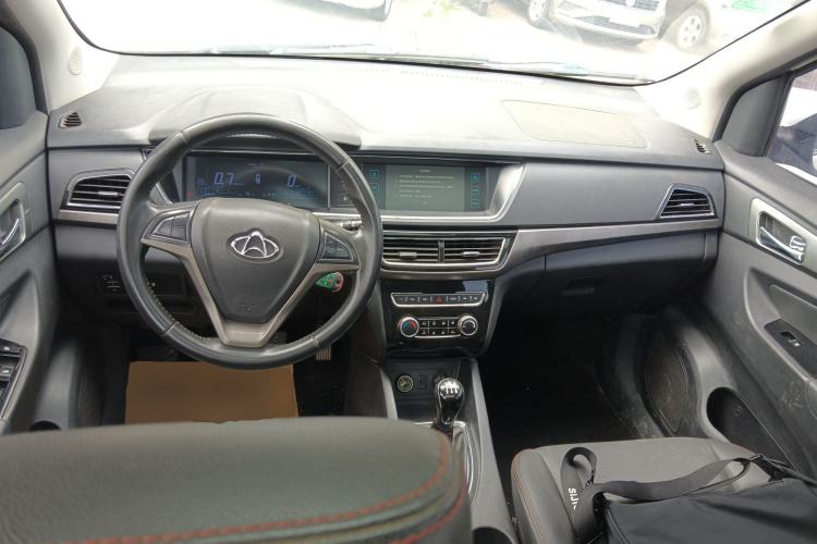 Used CHANGAN KAICHENG Oushang A600 2016 1.5L Manual Luxury 7-Seater Center Console