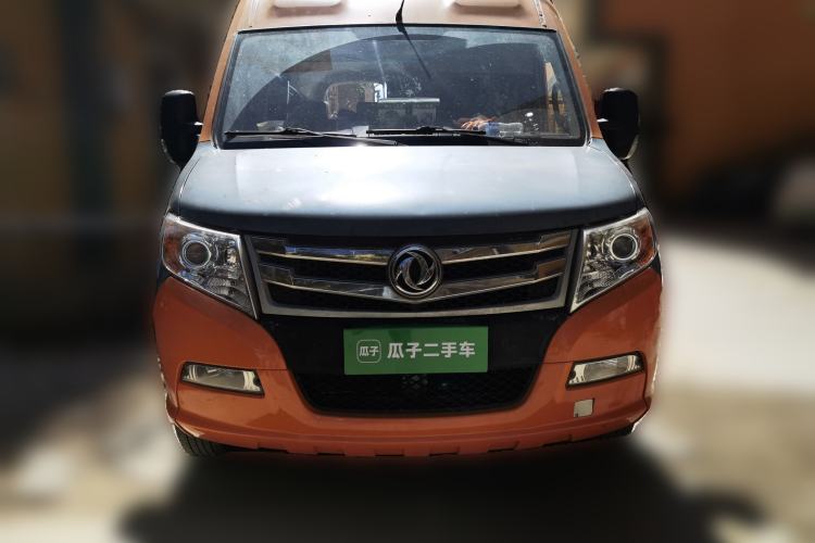 Used Dongfeng Yufeng 2018 2.5T Logistics Vehicle A100 Long Wheelbase Mid-Roof 5-9 Seater China V Emission Standard ZD25