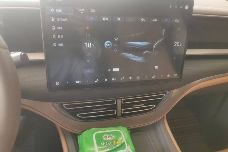 Used Denza D9 2022 DM-i 970 Four-Wheel Drive Prestige Model
