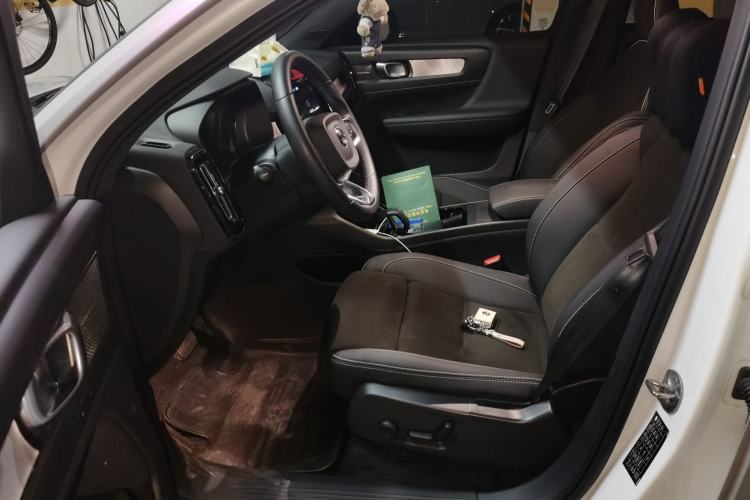 Used Volvo C40 2023 Long-Range PRO Version
