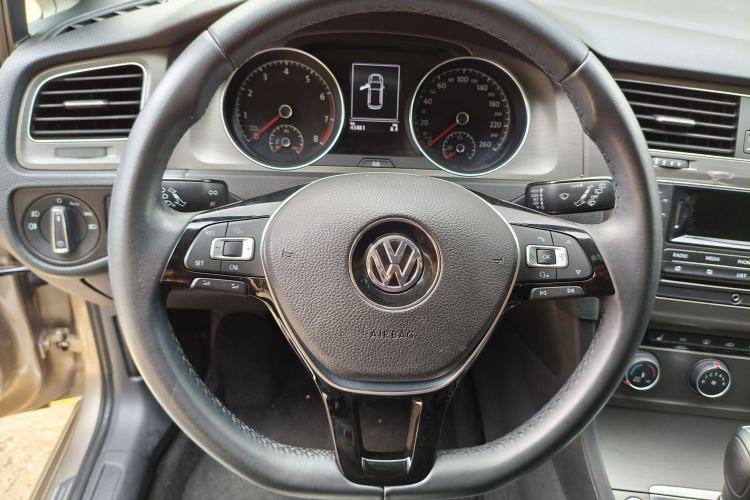 Used Volkswagen Golf 2015 1.4TSI Automatic Luxury Model