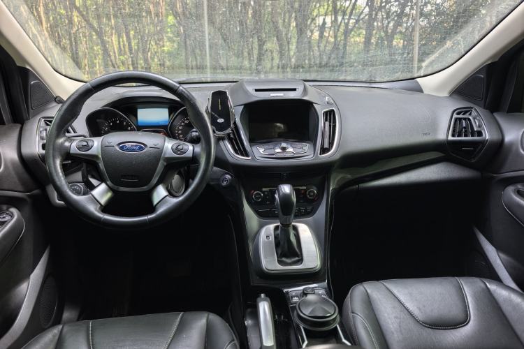 Used Ford Kuga 2015 2.0L GTDi Four-Wheel-Drive Sport Model Center Console