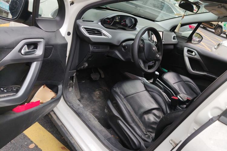 Used Peugeot 2008 2014 1.6L Automatic Fashion Edition