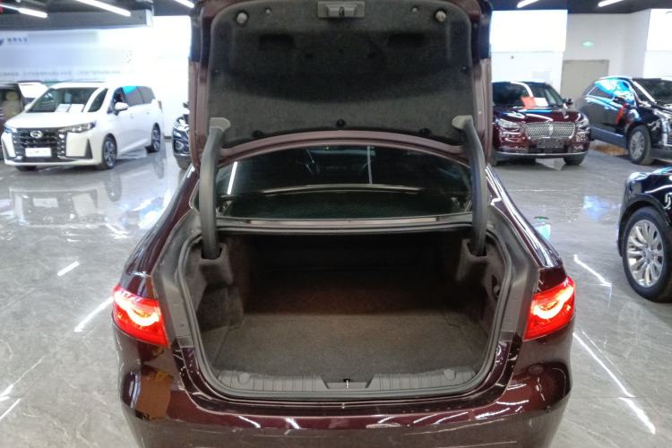 Used Jaguar XFL 2018 XFL 2.0T 250 PS Luxury Edition
