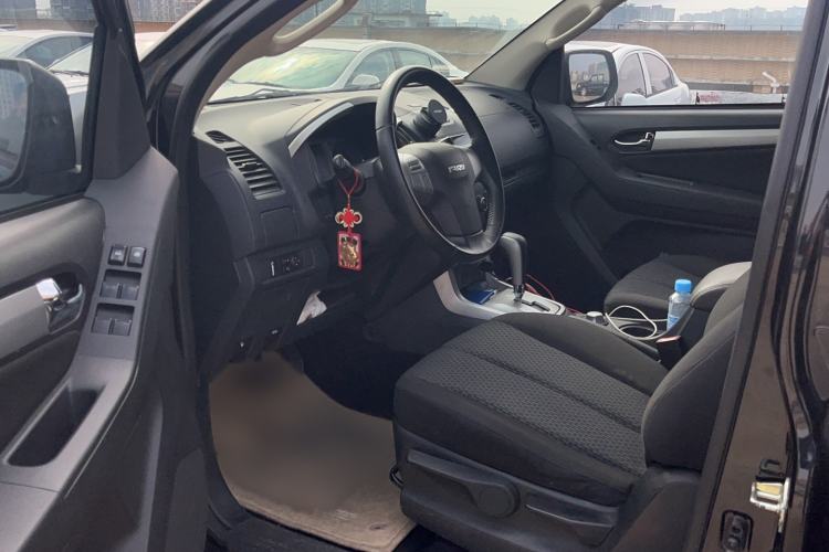 Used Isuzu mu-X 2015 2.5T Four-Wheel Drive Automatic Comfort Model 7 Seats