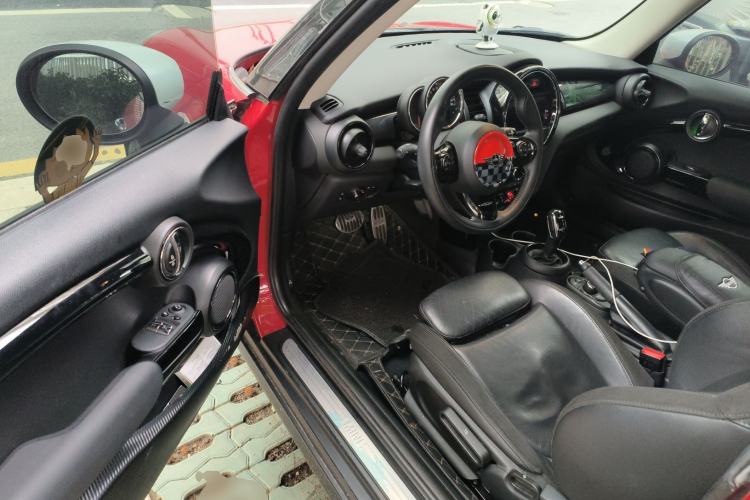 Used MINI MINI 2019 1.5T COOPER Artist