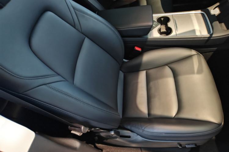 Used Tesla Model Y 2021 Performance High-Performance All-Wheel-Drive Version Right Front Seat