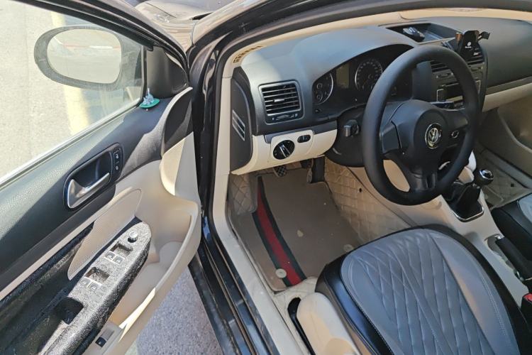 Used Volkswagen Sagitar 2011 1.6L Manual Comfort Version Driver Seat