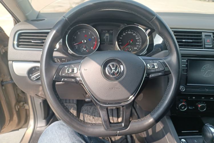 Used Volkswagen Sagitar 2017 180TSI Automatic Luxury Edition