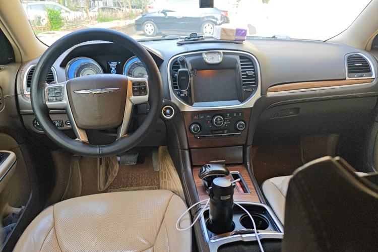 Used Chrysler 300C 2012 3.6L Luxury Edition