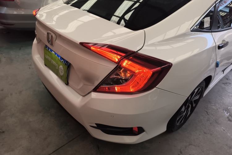 Used Honda Civic 2016 220TURBO CVT Luxury Edition
