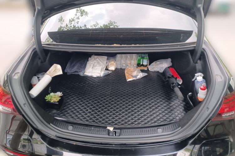 Used Mercedes-Benz E-Class New Energy 2022 Second Facelift E 350 e L Plug-in Hybrid Sports Sedan Trunk