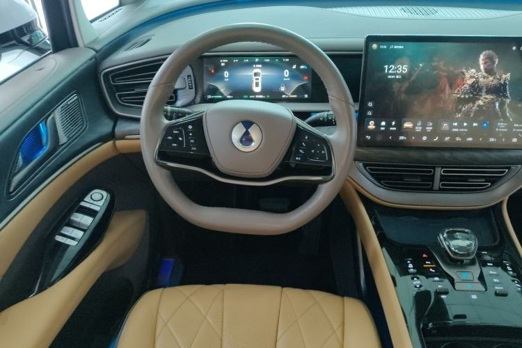 Used Denza D9 2022 DM-i 1040 Prestige Model