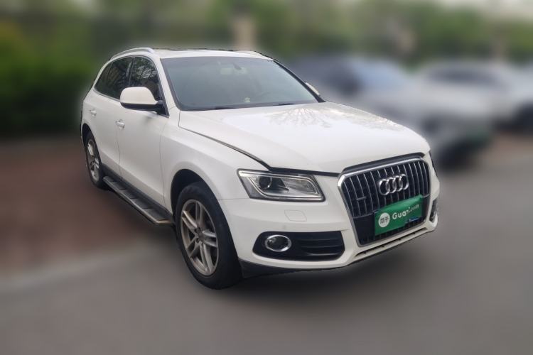 Used Audi Q5 2016 40 TFSI Comfort Model Front Right 45 Deg